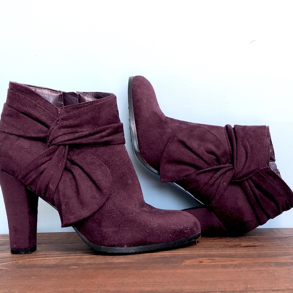 IMPO plum booties w/ 3 1/2” heel decorative “bow”